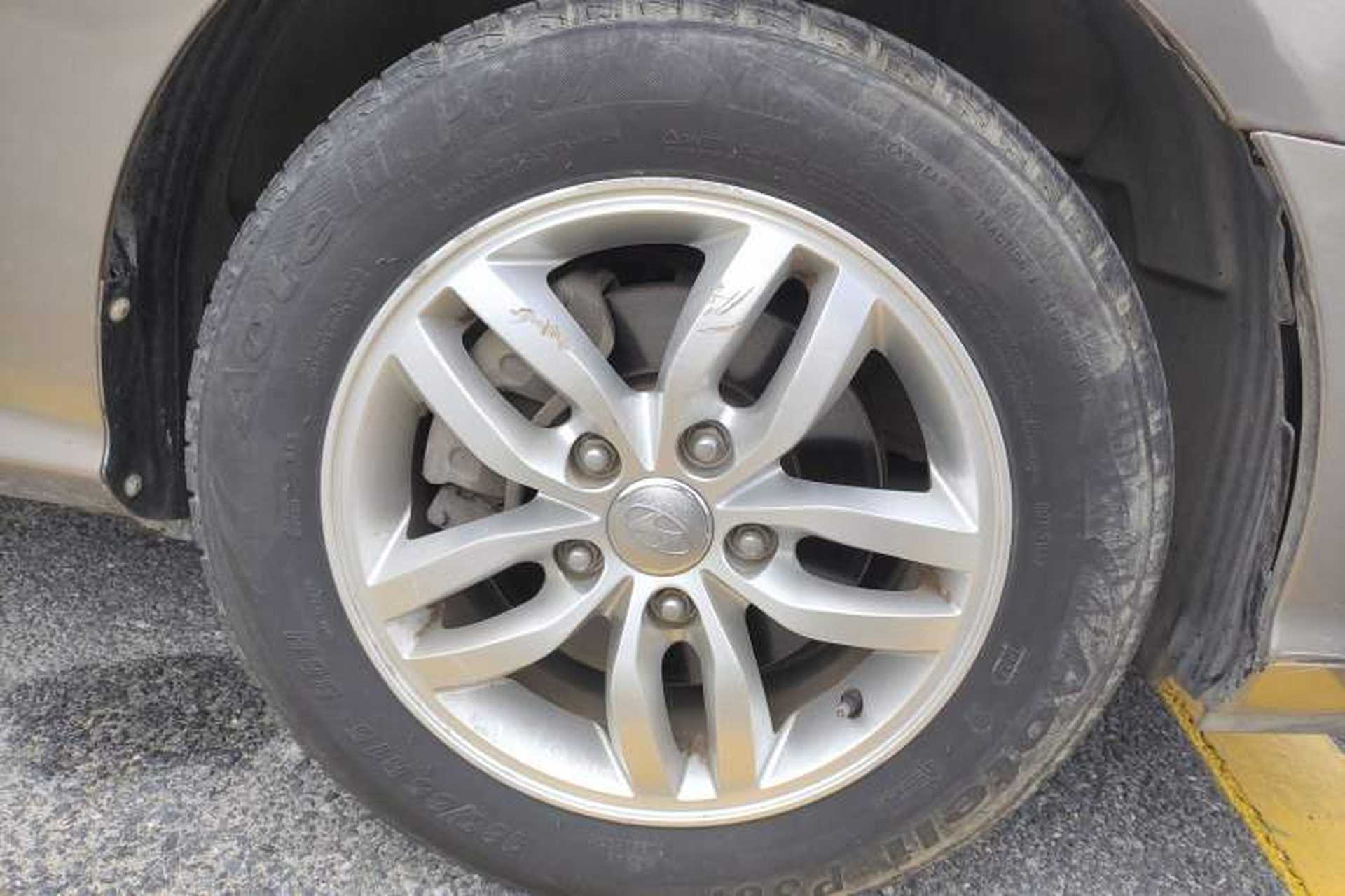 Used Hyundai Celesta 2011 1.6L Automatic Comfort Edition Right Front Wheel Hub