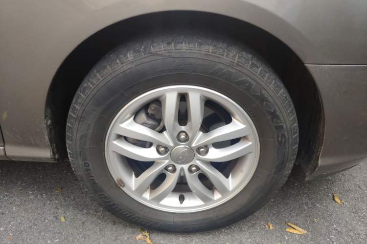 Used Hyundai Celesta 2011 1.6L Automatic Luxury Version Right Front Wheel Hub