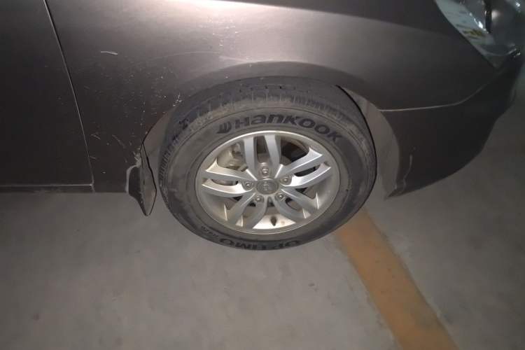 Used Hyundai Celesta 2011 1.6L Manual Luxury Model Right Front Wheel Hub