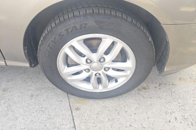 Used Hyundai Celesta 2011 1.6L Manual Comfort Edition Right Front Wheel Hub