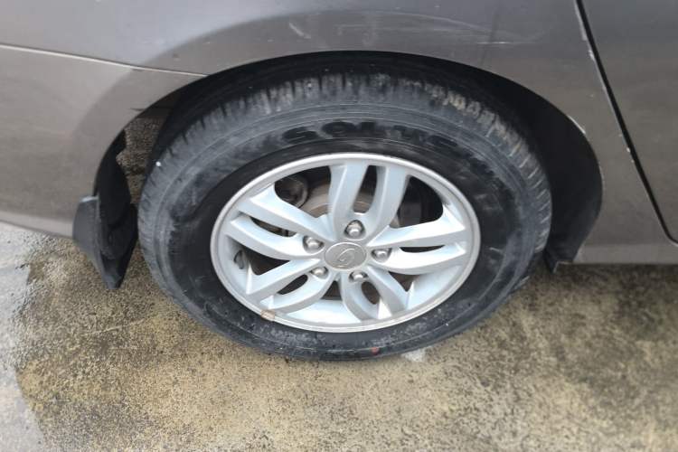 Used Hyundai Celesta 2011 1.6L Manual Luxury Model Right Rear Wheel Hub