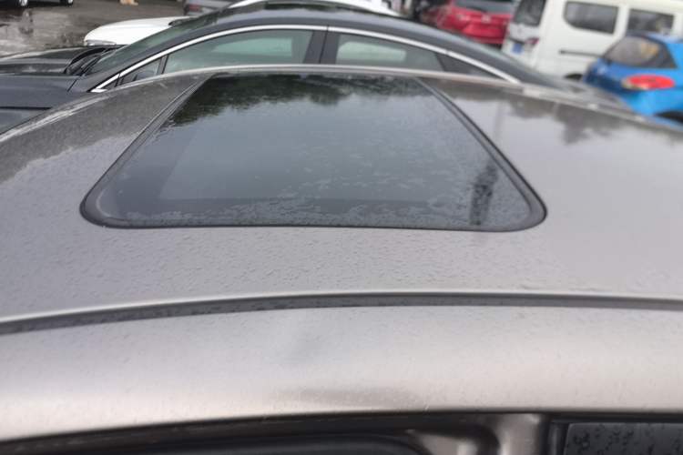 Used Hyundai Celesta 2011 1.6L Manual Luxury Model Roof