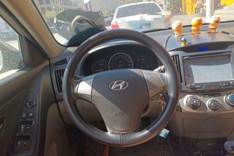 Used Hyundai Celesta 2011 1.6L Manual Luxury Model Steering Wheel