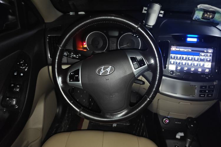 Used Hyundai Celesta 2011 1.6L Automatic Luxury Version Steering Wheel
