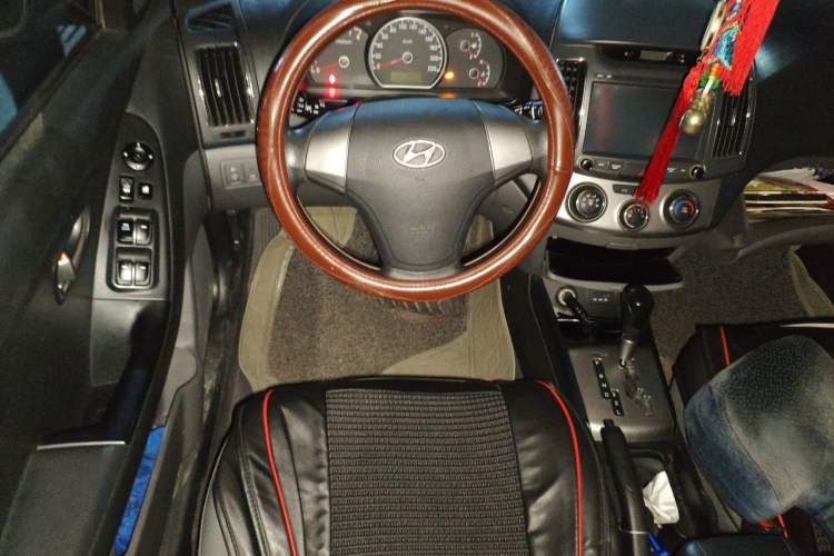Used Hyundai Celesta 2011 1.6L Automatic Comfort Edition Steering Wheel