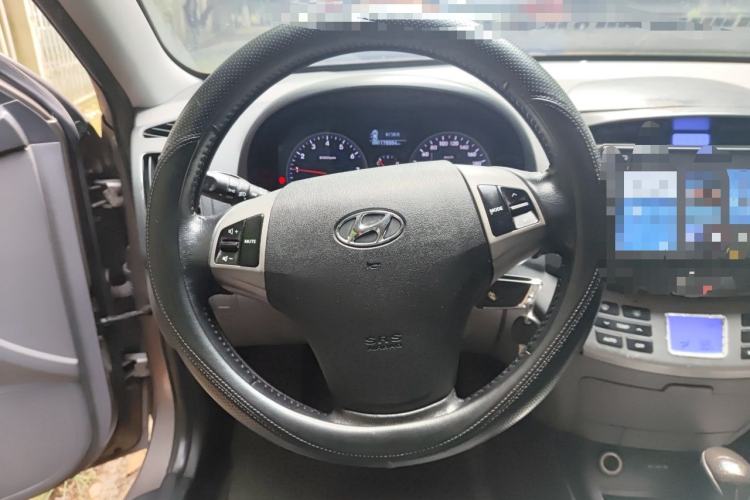 Used Hyundai Celesta 2011 1.6L Automatic Luxury Version Steering Wheel