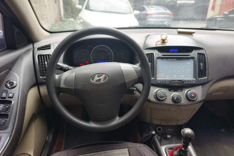 Used Hyundai Celesta 2011 1.6L Manual Luxury Model Steering Wheel