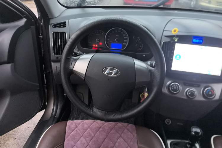 Used Hyundai Celesta 2011 1.6L Manual Luxury Model Steering Wheel