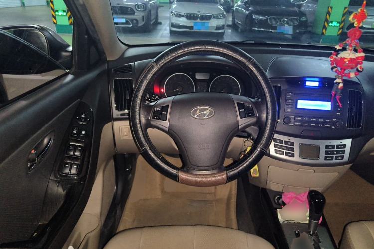 Used Hyundai Celesta 2011 1.6L Automatic Luxury Version Steering Wheel
