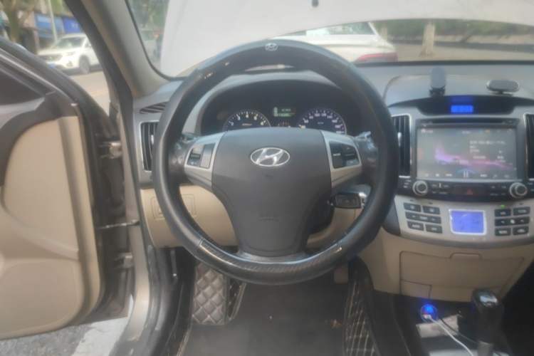 Used Hyundai Celesta 2011 1.6L Automatic Luxury Version Steering Wheel