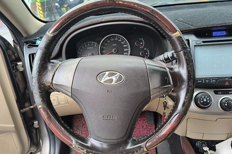 Used Hyundai Celesta 2011 1.6L Automatic Comfort Edition Steering Wheel