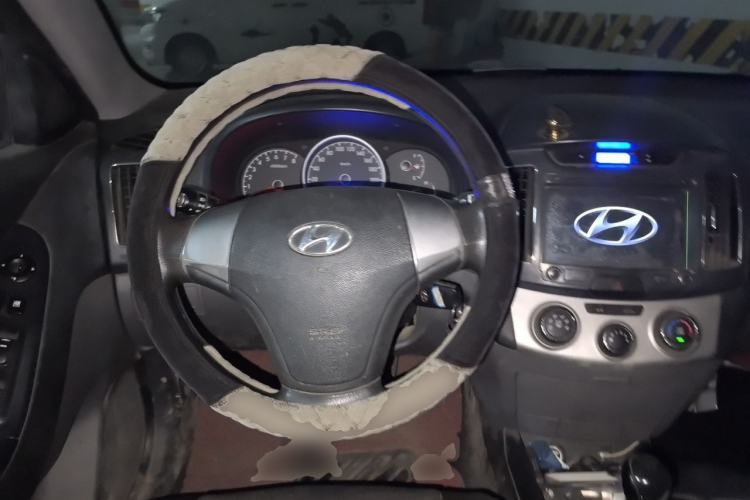 Used Hyundai Celesta 2011 1.6L Manual Luxury Model Steering Wheel