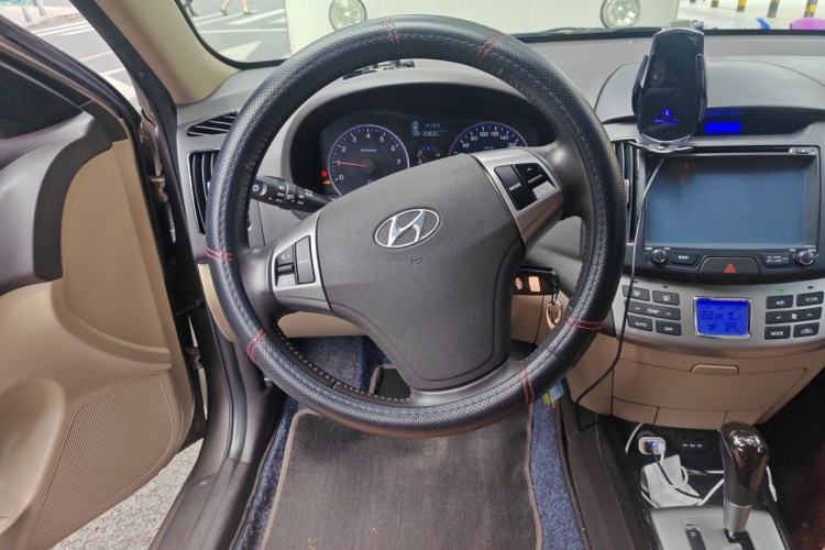 Used Hyundai Celesta 2011 1.6L Automatic Luxury Version Steering Wheel