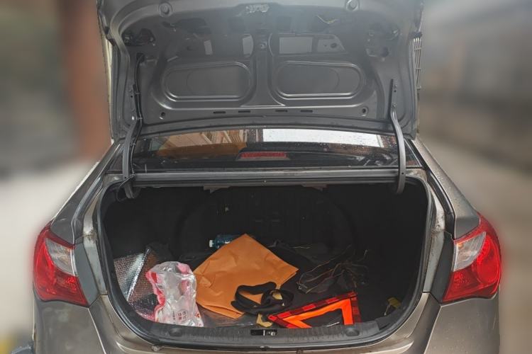 Used Hyundai Celesta 2011 1.6L Manual Comfort Edition Trunk
