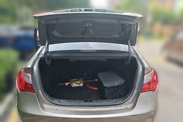 Used Hyundai Celesta 2011 1.6L Manual Comfort Edition Trunk