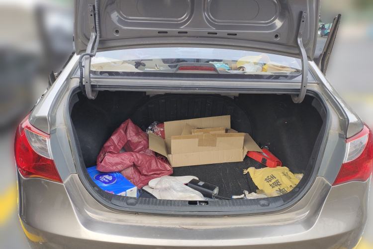 Used Hyundai Celesta 2011 1.6L Automatic Comfort Edition Trunk