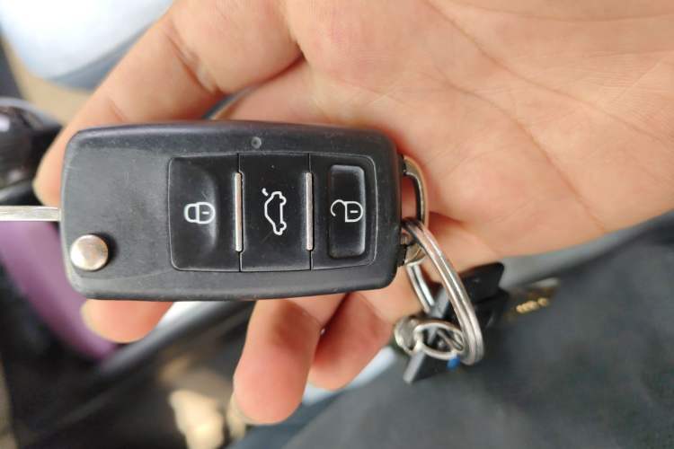 Used Hyundai Celesta 2011 1.6L Manual Comfort Edition Vehicle Key