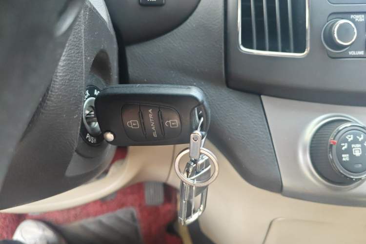 Used Hyundai Celesta 2011 1.6L Manual Comfort Edition Vehicle Key