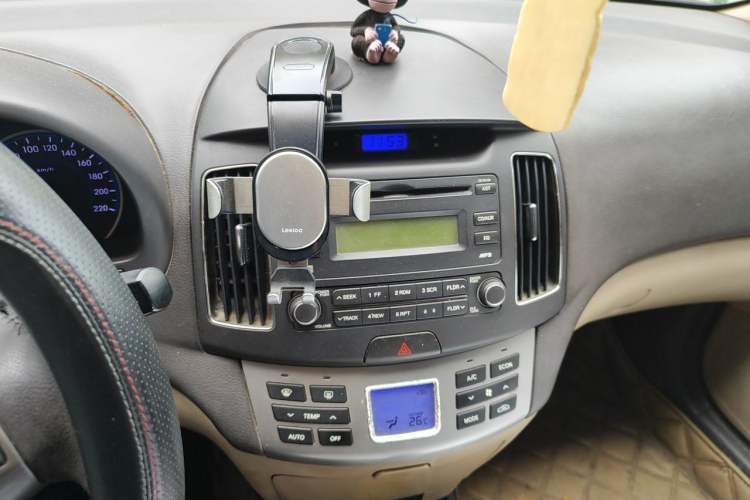 Used Hyundai Celesta 2011 1.6L Automatic Luxury Version Audio And AC Panel
