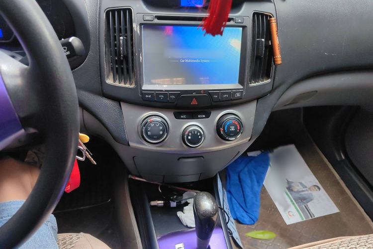 Used Hyundai Celesta 2011 1.6L Automatic Top-Tier Version Audio And AC Panel
