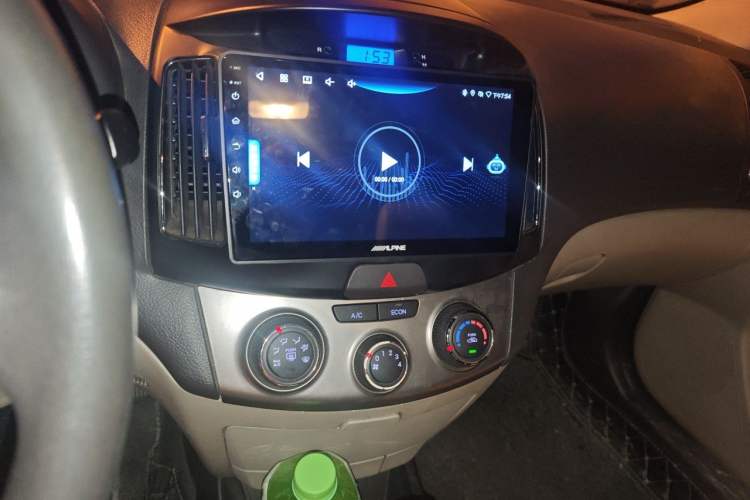 Used Hyundai Celesta 2011 1.6L Automatic Comfort Edition Audio And AC Panel
