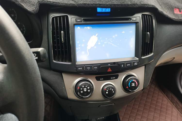 Used Hyundai Celesta 2011 1.6L Manual Luxury Model Audio And AC Panel
