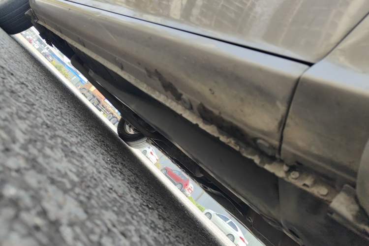 Used Hyundai Celesta 2011 1.6L Manual Comfort Edition Chassis Front Right