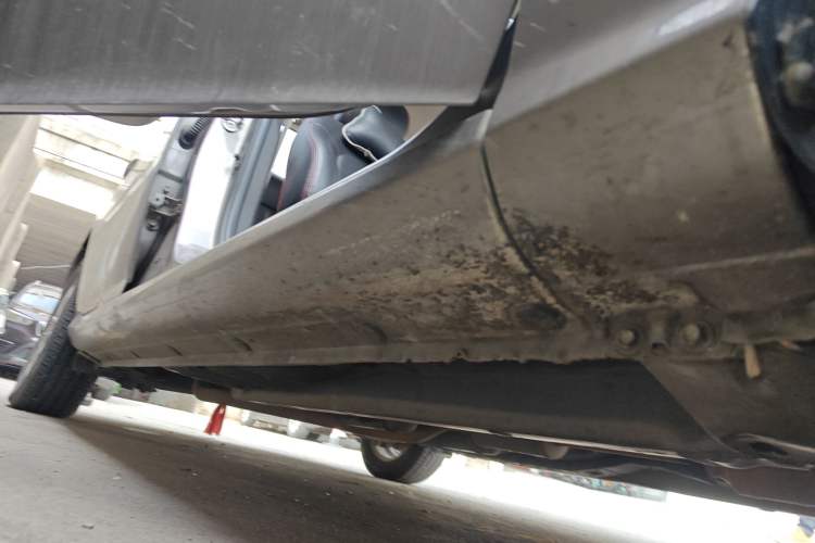 Used Hyundai Celesta 2011 1.6L Manual Comfort Edition Chassis Front Right
