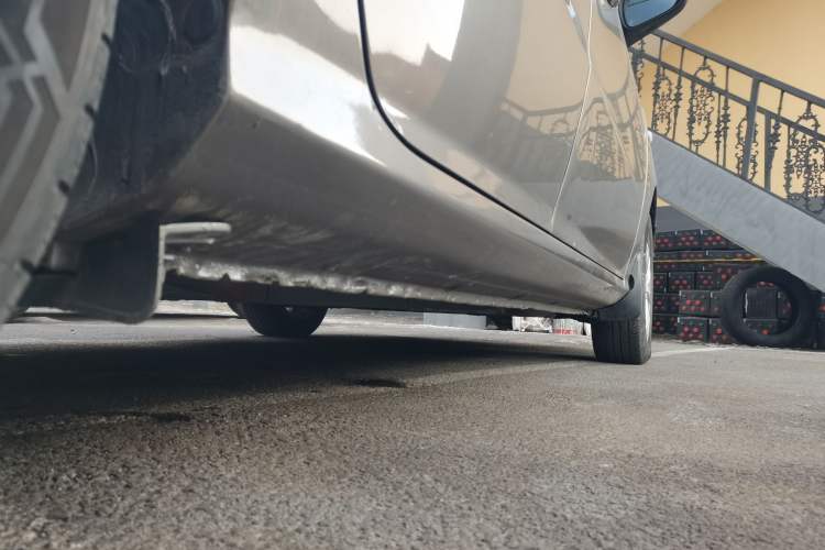 Used Hyundai Celesta 2011 1.6L Manual Comfort Edition Chassis Rear Right