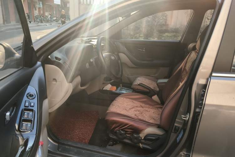 Used Hyundai Celesta 2011 1.6L Automatic Luxury Version Driver Seat