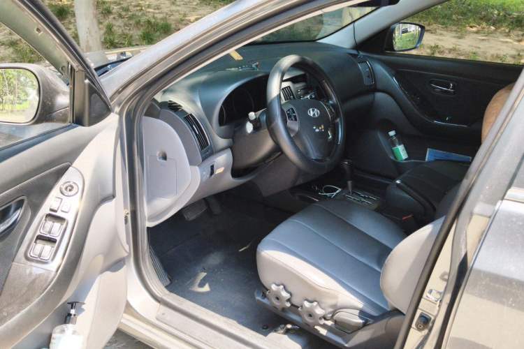 Used Hyundai Celesta 2011 1.6L Automatic Luxury Version Driver Seat