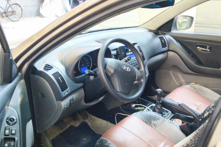 Used Hyundai Celesta 2011 1.6L Manual Luxury Model Driver Seat
