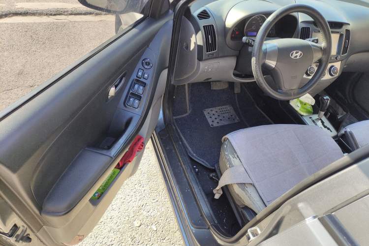 Used Hyundai Celesta 2011 1.6L Automatic Comfort Edition Driver Seat