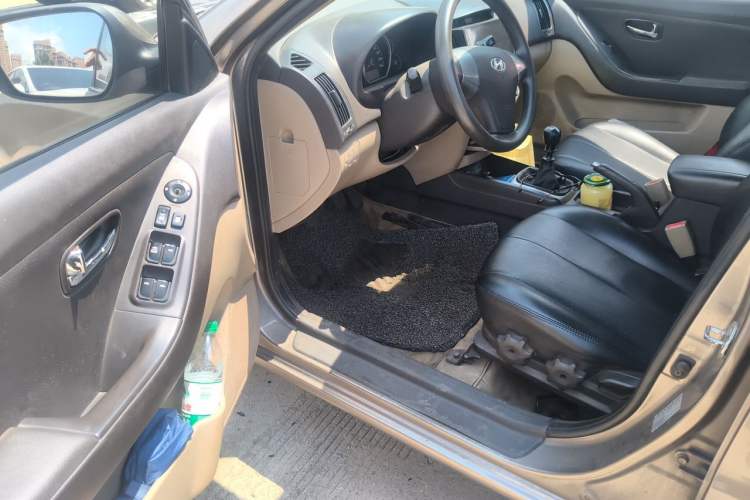 Used Hyundai Celesta 2011 1.6L Manual Luxury Model Driver Seat