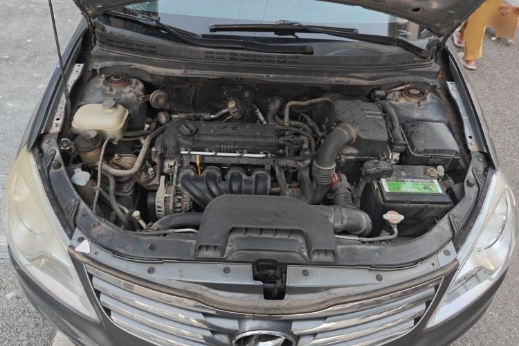 Used Hyundai Celesta 2011 1.6L Automatic Luxury Version Engine Bay
