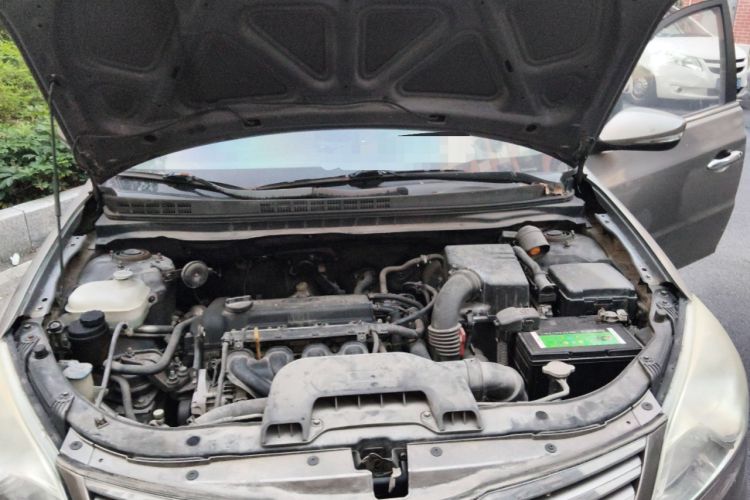 Used Hyundai Celesta 2011 1.6L Automatic Luxury Version Engine Bay