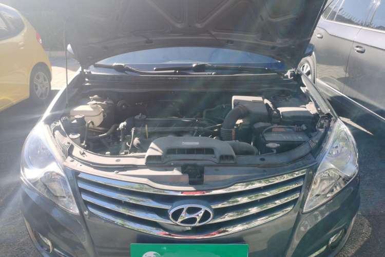Used Hyundai Celesta 2011 1.6L Automatic Comfort Edition Engine Bay