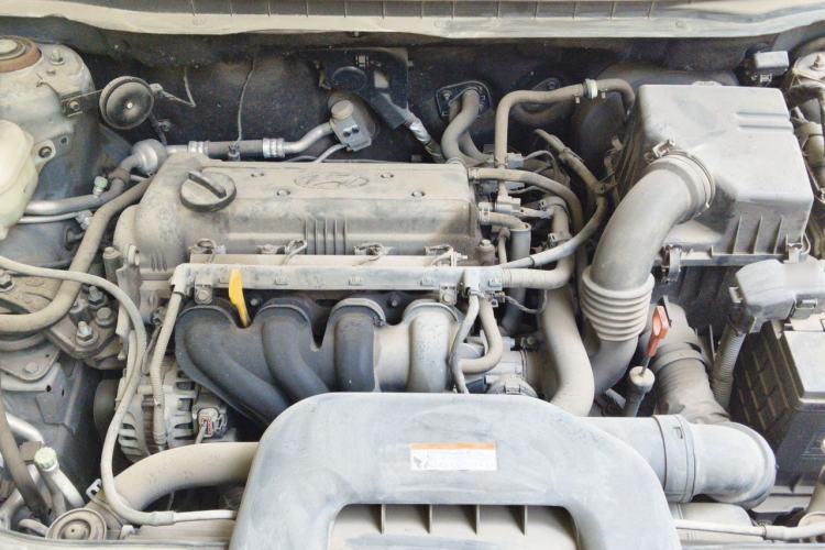 Used Hyundai Celesta 2011 1.6L Automatic Luxury Version Engine Bay
