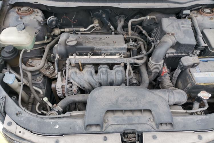Used Hyundai Celesta 2011 1.6L Automatic Comfort Edition Engine Bay