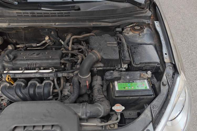 Used Hyundai Celesta 2011 1.6L Automatic Luxury Version Engine Bay Left