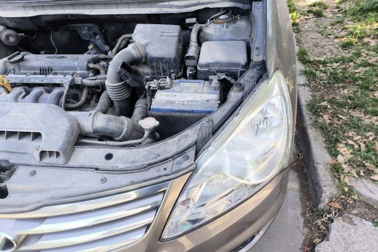 Used Hyundai Celesta 2011 1.6L Manual Luxury Model Engine Bay Left