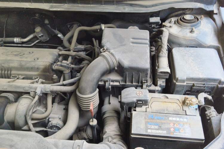 Used Hyundai Celesta 2011 1.6L Automatic Luxury Version Engine Bay Left