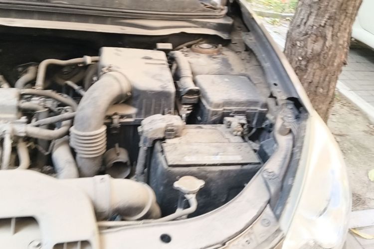 Used Hyundai Celesta 2011 1.6L Manual Luxury Model Engine Bay Left