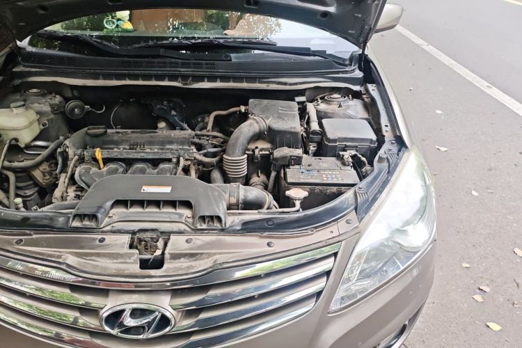 Used Hyundai Celesta 2011 1.6L Manual Comfort Edition Engine Bay Left