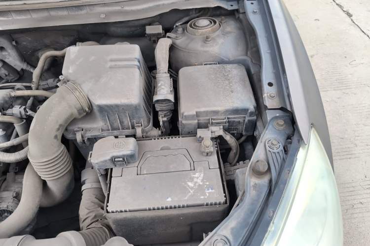 Used Hyundai Celesta 2011 1.6L Manual Luxury Model Engine Bay Left