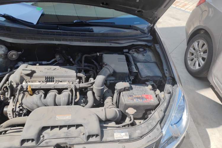 Used Hyundai Celesta 2011 1.6L Manual Luxury Model Engine Bay Left