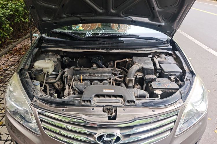 Used Hyundai Celesta 2011 1.6L Manual Comfort Edition Engine Bay