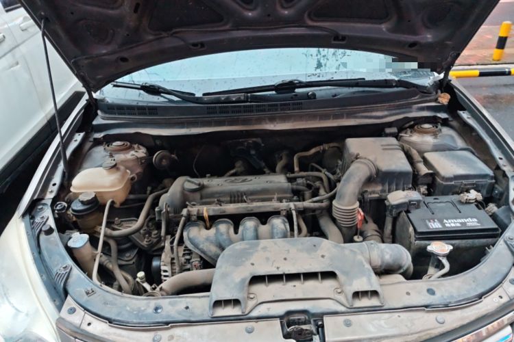 Used Hyundai Celesta 2011 1.6L Automatic Comfort Edition Engine Bay