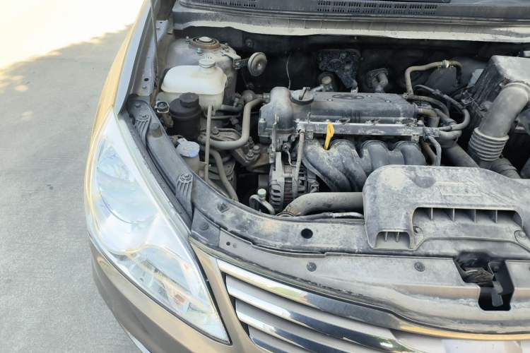 Used Hyundai Celesta 2011 1.6L Manual Luxury Model Engine Bay Right