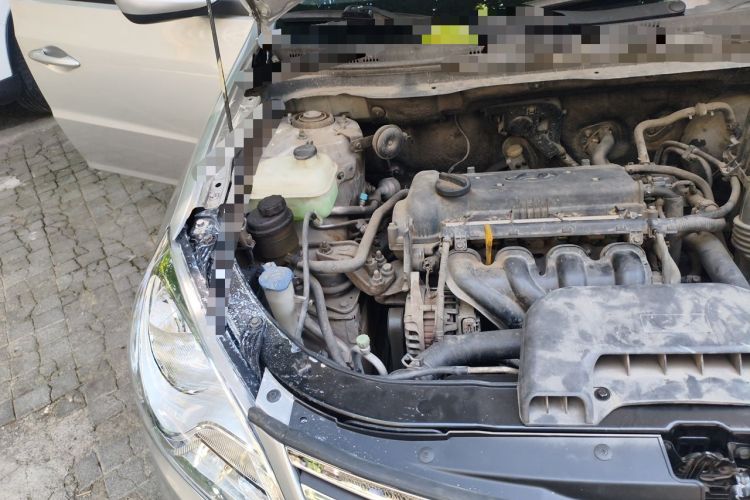 Used Hyundai Celesta 2011 1.6L Automatic Comfort Edition Engine Bay Right